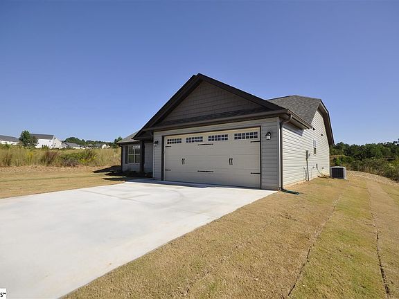 5th image of 103 Pickerel Ln