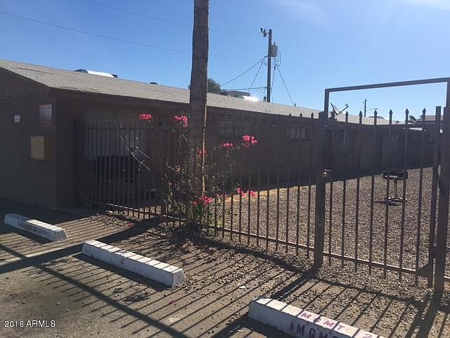 2nd image of 1015 N 28th Place