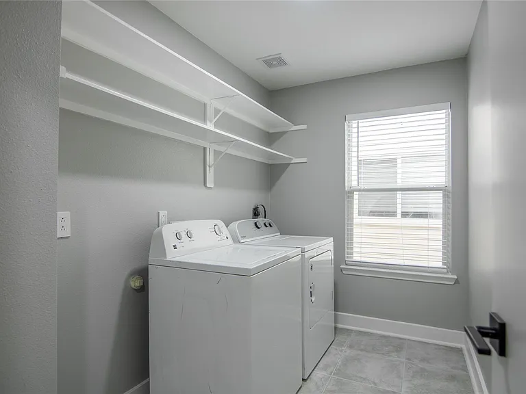 20911 Young Meadows Way — Photo 40
