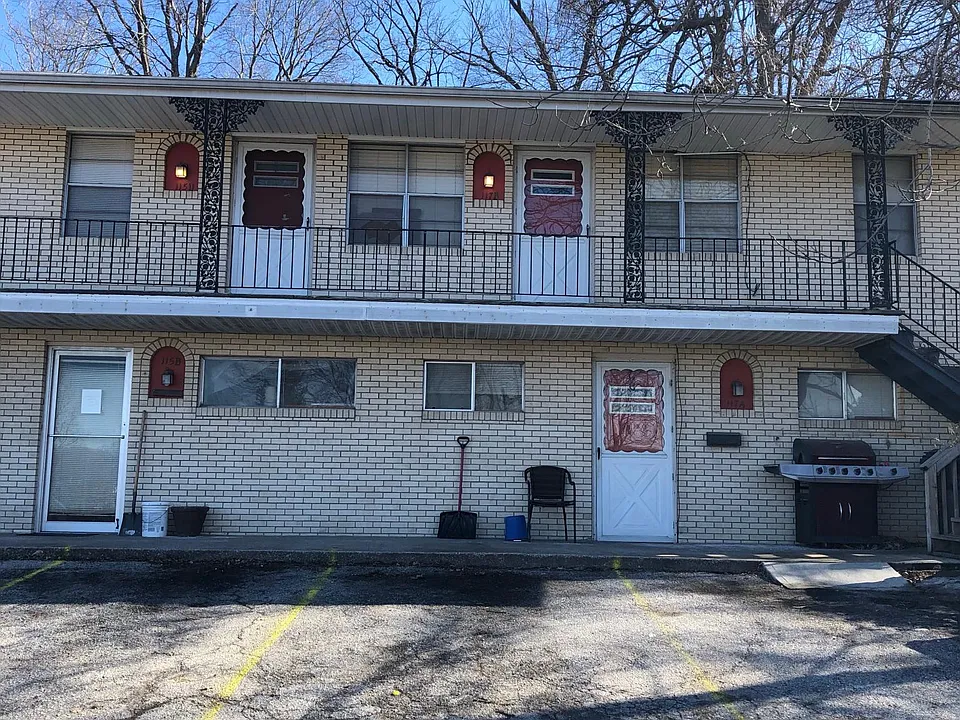 115 S Sterling Ave #2