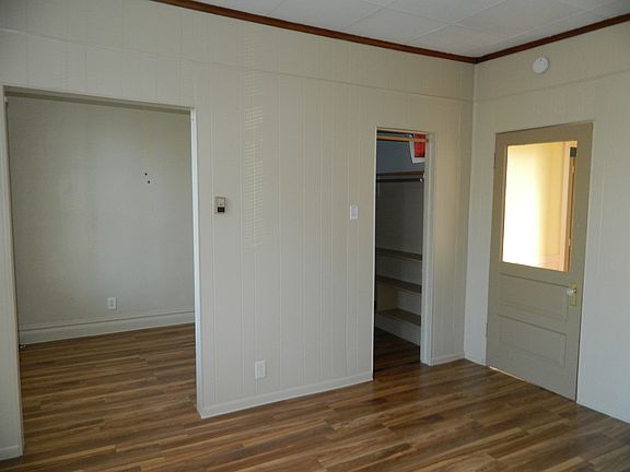 4th image of 2747 S Sawyer Ave