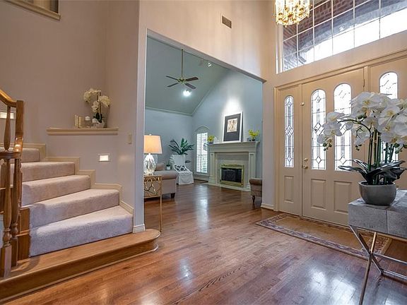 2nd image of 204 High Canyon Ct
