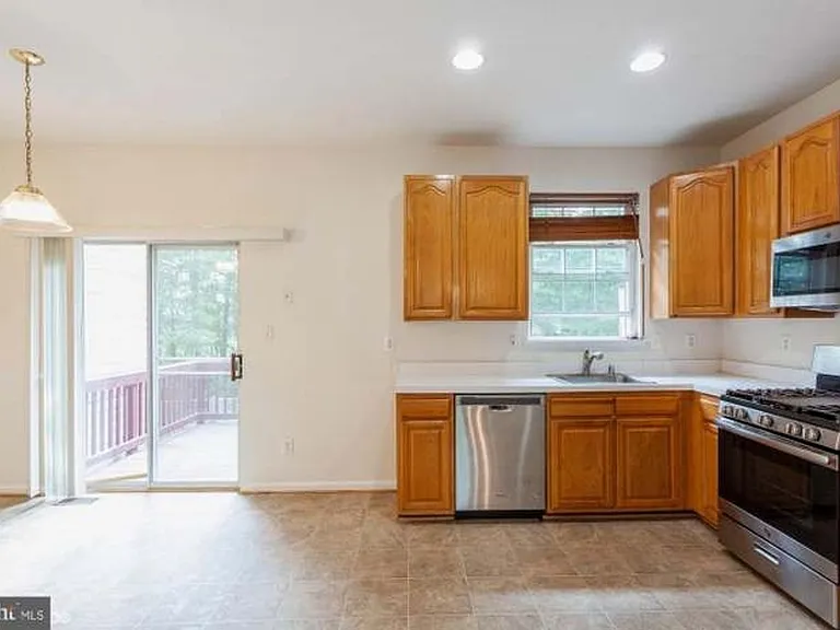 7836 Canter Ct — Photo 3