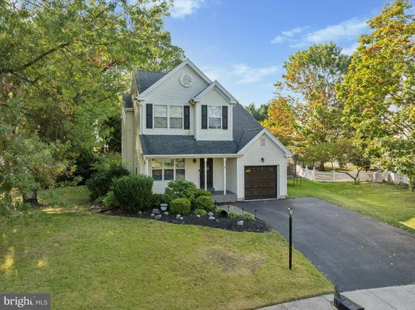 17 Lion Ct, Limerick, PA 19468