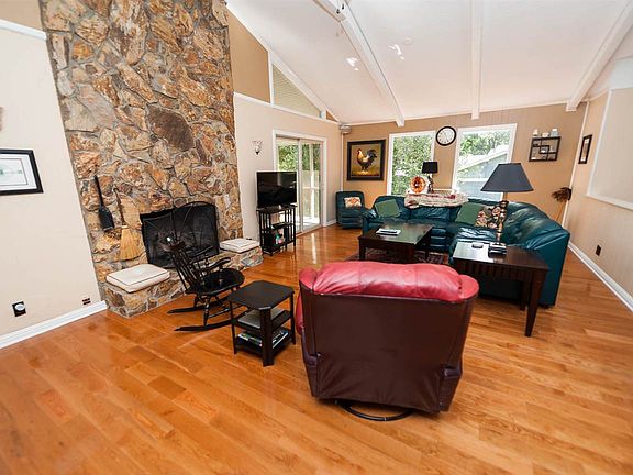 4th image of 120 Lake Bowen Dr