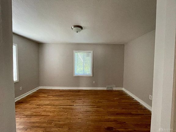 4th image of 1056 Cumberland Ave