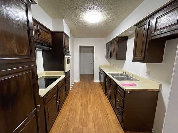 4th image of 1508-1510 Blackwell Dr