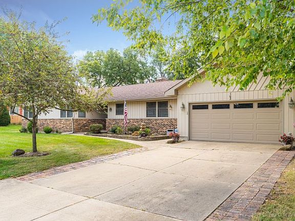 3rd image of 102 Sharon Ln