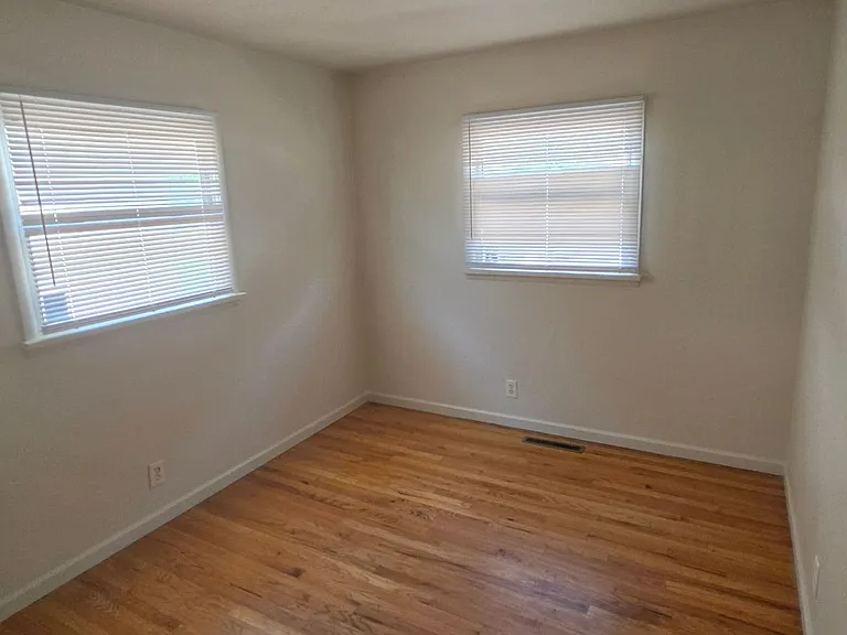 2023 Ridgewood Ln — Photo 6
