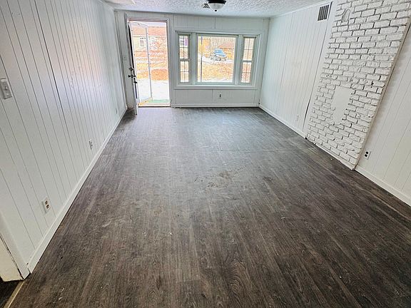 3rd image of 101 Honeywell Ln #1