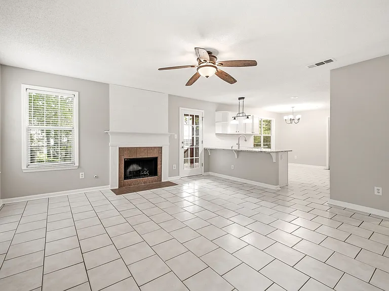 6330 N Glen Dr — Photo 10