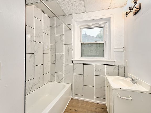 5th image of 500 Gladstone Blvd APT 1