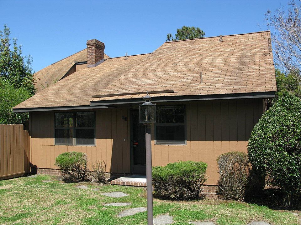 1st image of 200-36 Rollins Dr