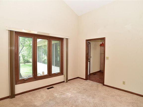 5th image of 5718 Woodthrush Dr