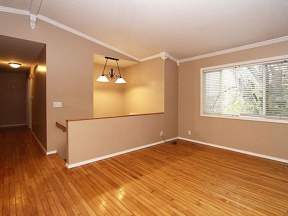 5th image of 431 Laramie Trl
