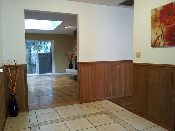 2nd image of 1900 Parkwood Dr SE