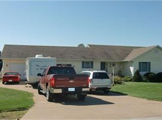 2580 Canterbury Rd, Muscatine, IA 52761