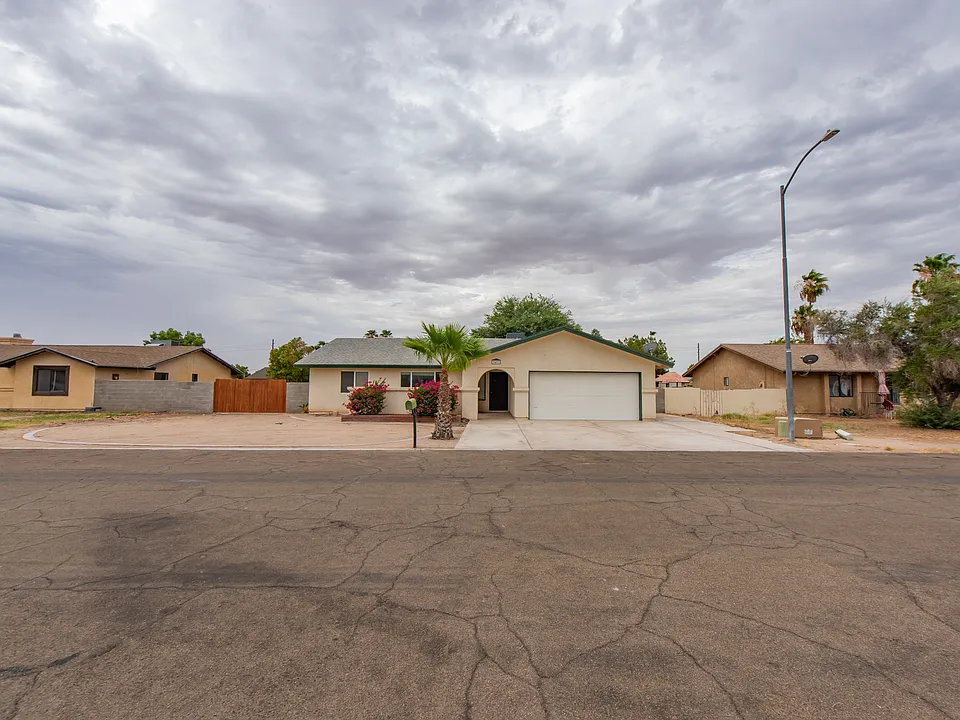 3477 E Cuadrilla Ln