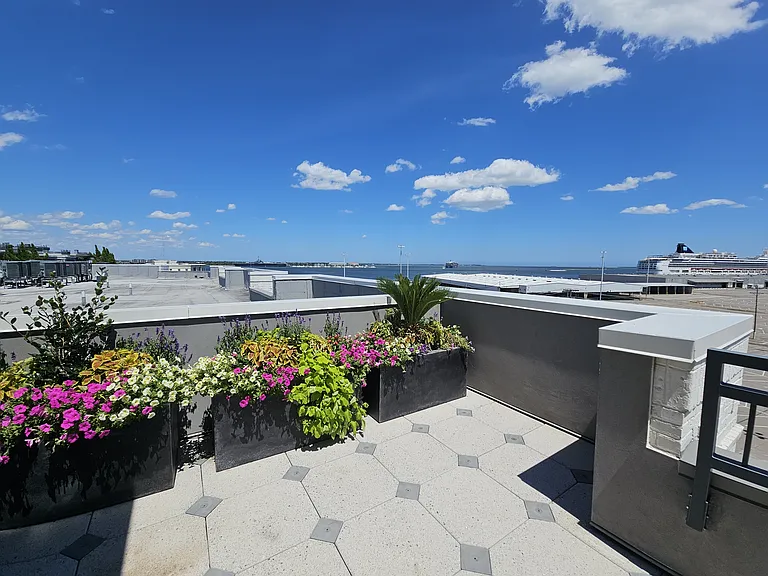 5 Gadsdenboro St #216 — Photo 30
