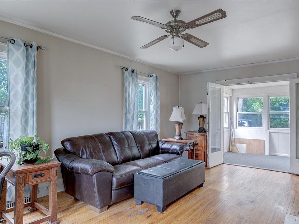 4th image of 519 W 12th Avenue