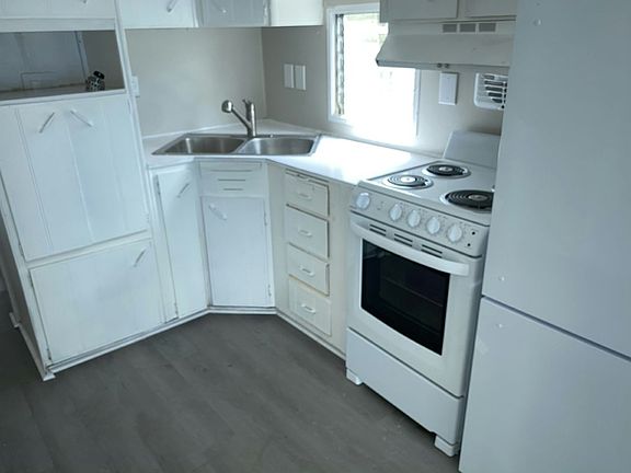 3rd image of 48 Circle Dr #40