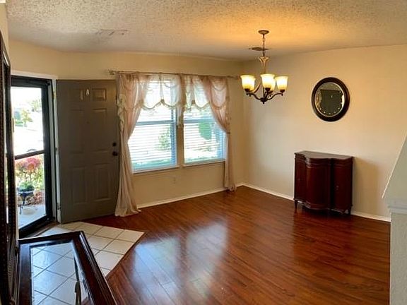 3rd image of 1581 Laurel Hall Ln