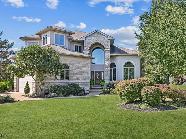 9 Eagle Creek Dr, Norwalk, OH 44857