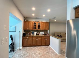 5423 Garfield St, Hollywood, FL 33021