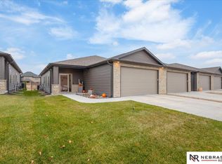 2848 Sheila Ln, Lincoln, NE 68516