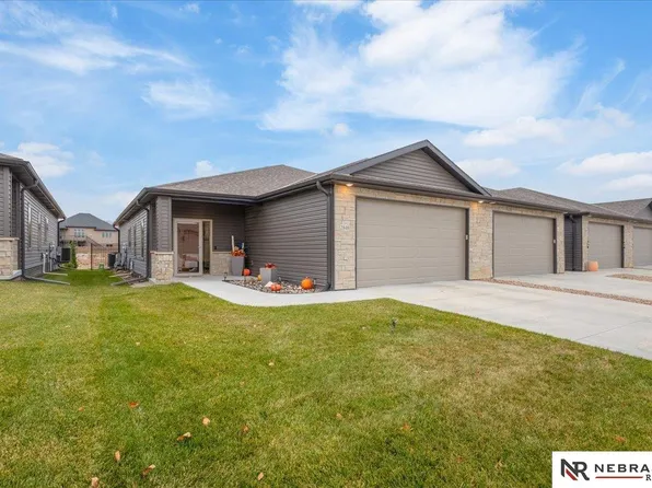 2848 Sheila Ln, Lincoln, NE 68516
