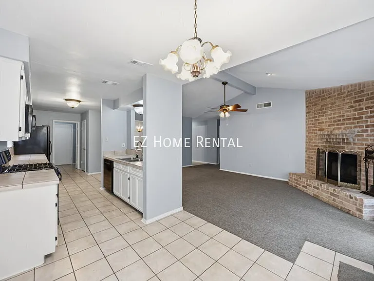 2907 W Greens Rd — Photo 10