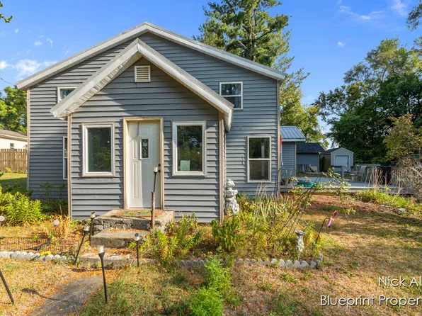 510 W Oakridge St, Greenville, MI 48838