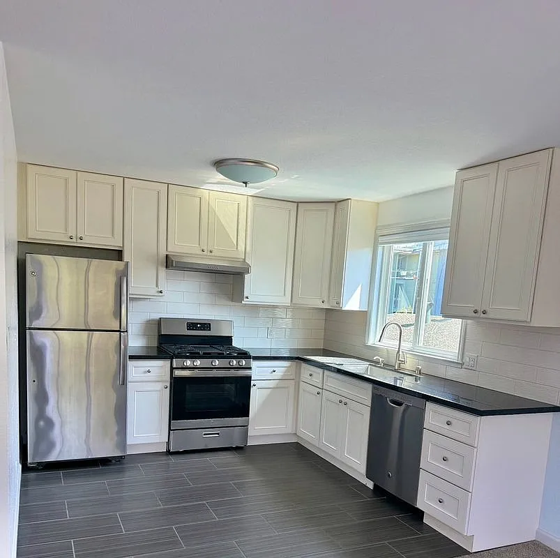 2 bed, 1.5 bath, 1000 sqft, $3,711 — Photo 1