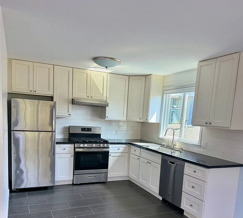 70 Paloma Ave