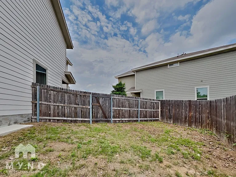 2230 Sandlewood Cv #102 — Photo 16