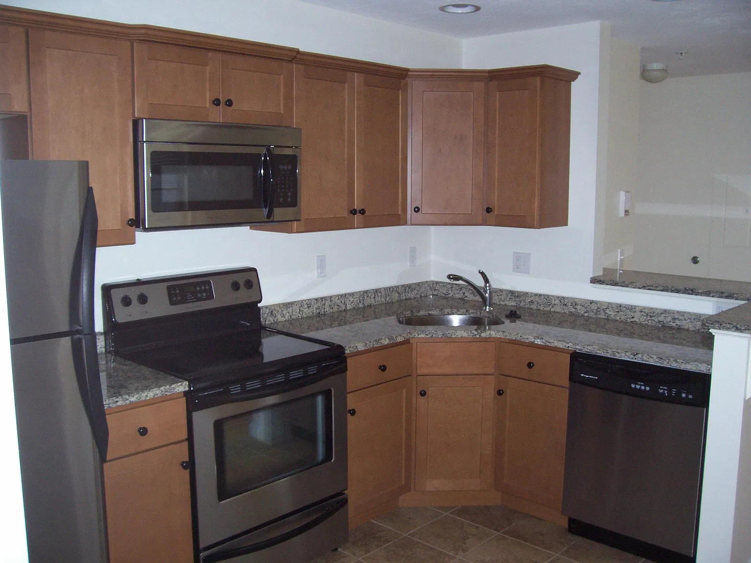 289 North Ave — Photo 2