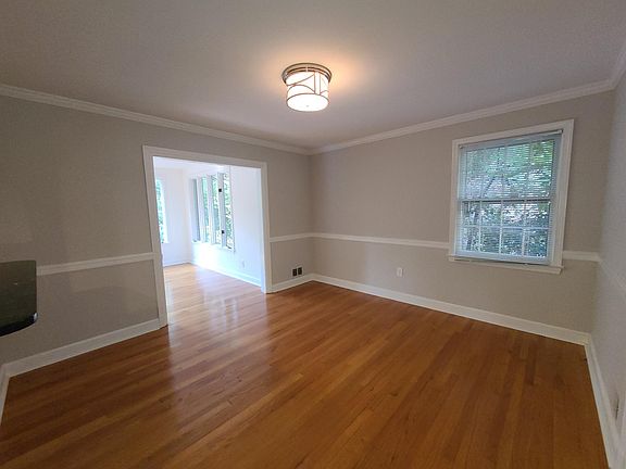 4th image of 4923 Essex Ave