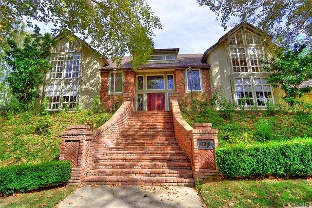 1st image of 4187 Cresthaven Dr