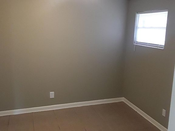 5th image of 5245 Saginaw Ave
