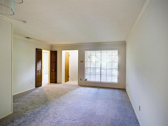 3rd image of 11123 Joymeadow Dr