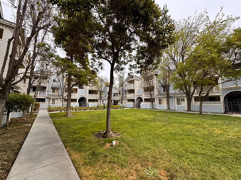 606 Arcadia Ter #306 — Photo 3