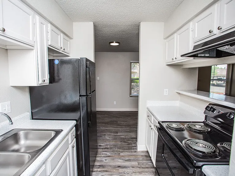 Saddlewood Apartments — Photo 68