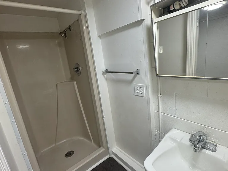 124 S Fern St — Photo 2