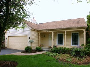 318 Dorchester Ln, Grayslake, IL 60030