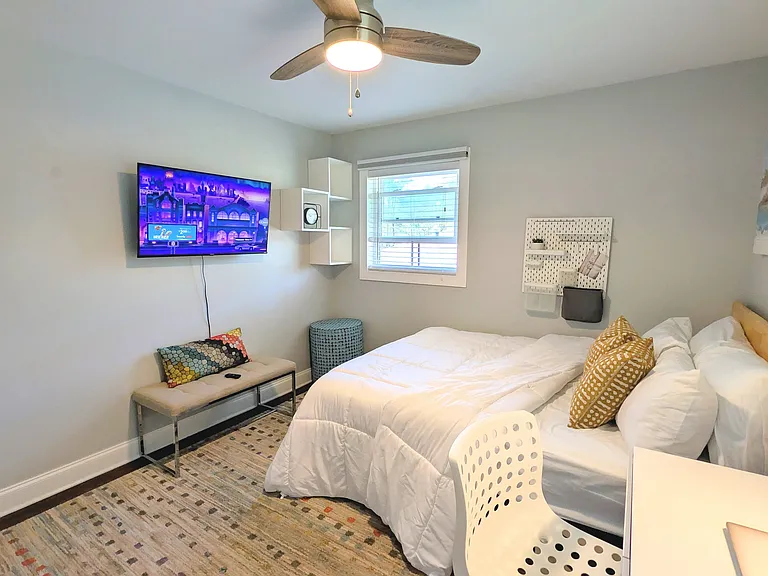 831 Parkway Dr SE — Photo 20
