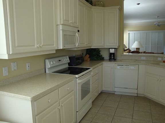 3rd image of 3405 Turnberry Dr