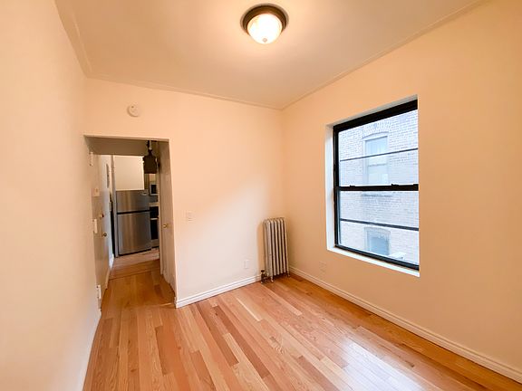 4th image of 124 Sherman Ave #38