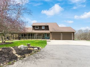 8228 Vandemark Rd, Lodi, OH 44254