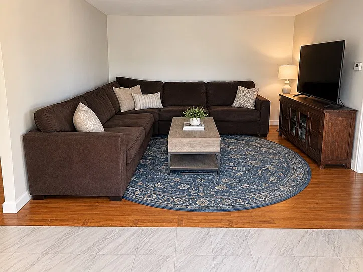 2 bed, 800 sqft, $1,900 — Photo 2