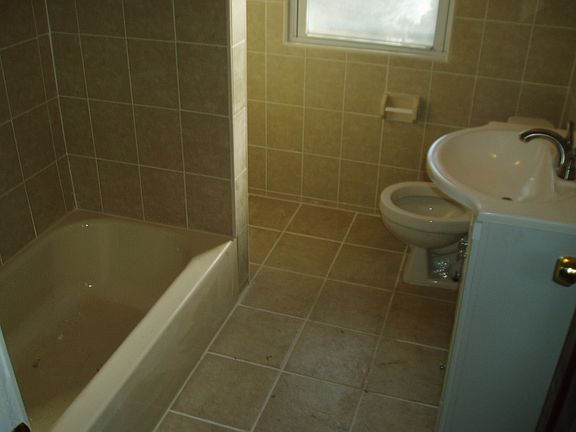 upstairs full bathroom